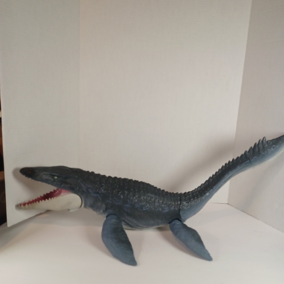 Jurassic World Super Colossal Mosasaurus Action Figure Huge Moving Dinosaur 28 - Picture 3 of 6